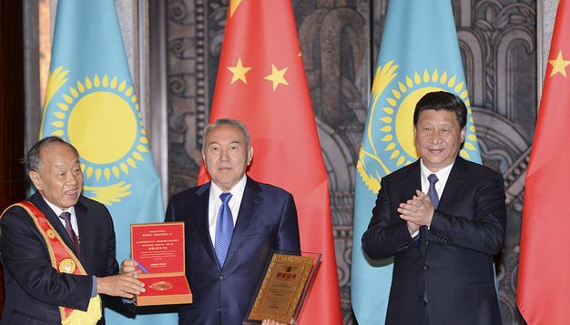 Президенту Казахстана Н. Назарбаеву вручена премия за мир «Шелковый путь»