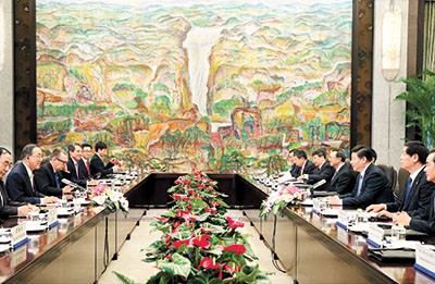 Си Цзиньпин: политические методы -- единственно правильный путь разрешения 'горячих проблем'