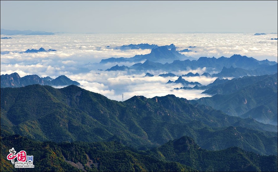 Проведение праздника Дуаньу: наслаждение свежим воздухом в горах Улиншань