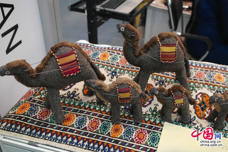 Художественные изделия с центрально-азиатским колоритом в международном павильоне ярмарки «Шелковый путь»