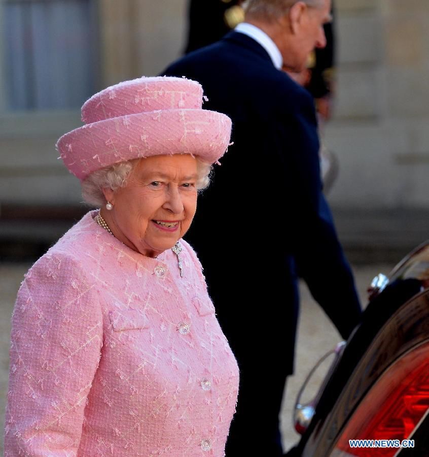 Королева Великобритании отбыла во Францию с государственным визитом накануне годовщины высадки в Нормандии