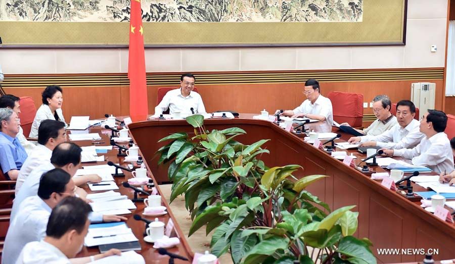 Ли Кэцян призывает к проведению реформ