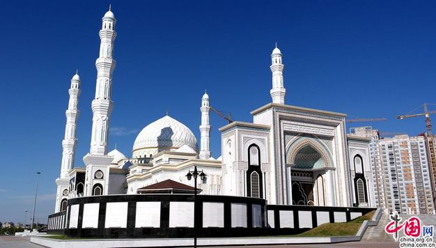Самая большая мечеть в Казахстане – Хазрет Султан 