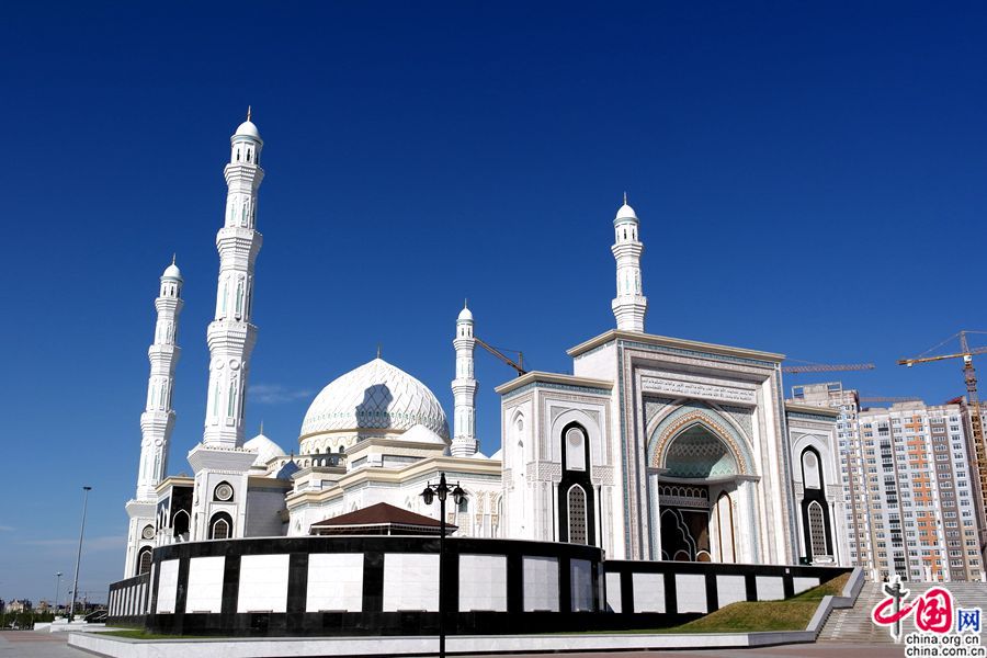 Самая большая мечеть в Казахстане – Хазрет Султан 