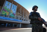 ЧМ-2014 по футболу: Бразильские военные провели взрывозащитные учения в рамках обеспечения безопасности во время проведения ЧМ-2014