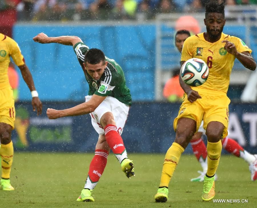 На ЧМ по футболу сборная Мексики обыграла сборную Камеруна со счетом 1:0