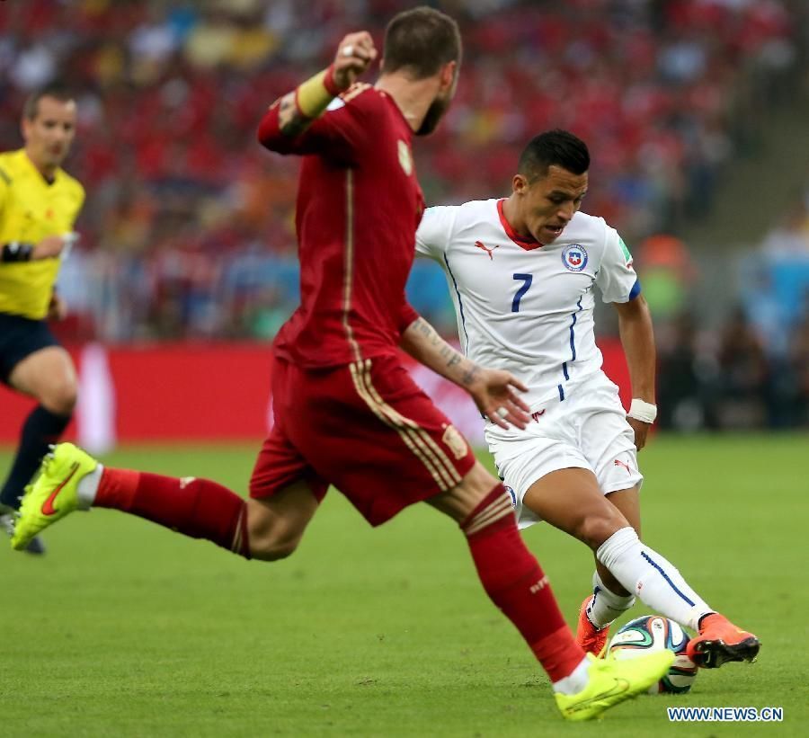 Сборная Чили на чемпионате мира по футболу в Бразилии со счетом 2:0 обыграла сборную Испании