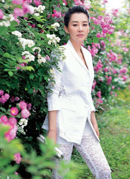 45-летняя пожилая красотка Сюй Цин в «молодом» образе