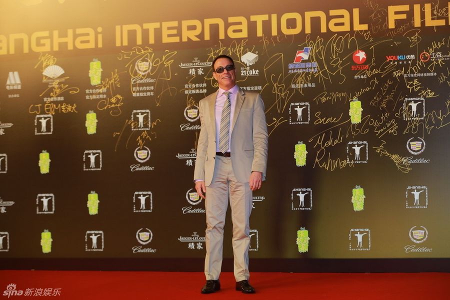 Звезды на красной ковровой дорожке церемонии закрытия 17-го Шанхайского международного кинофестиваля