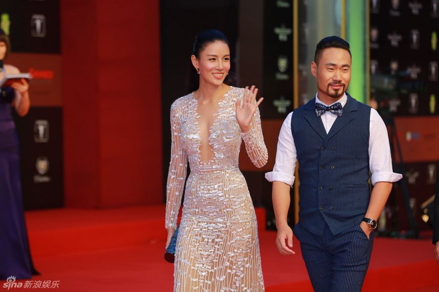 Звезды на красной ковровой дорожке церемонии закрытия 17-го Шанхайского международного кинофестиваля
