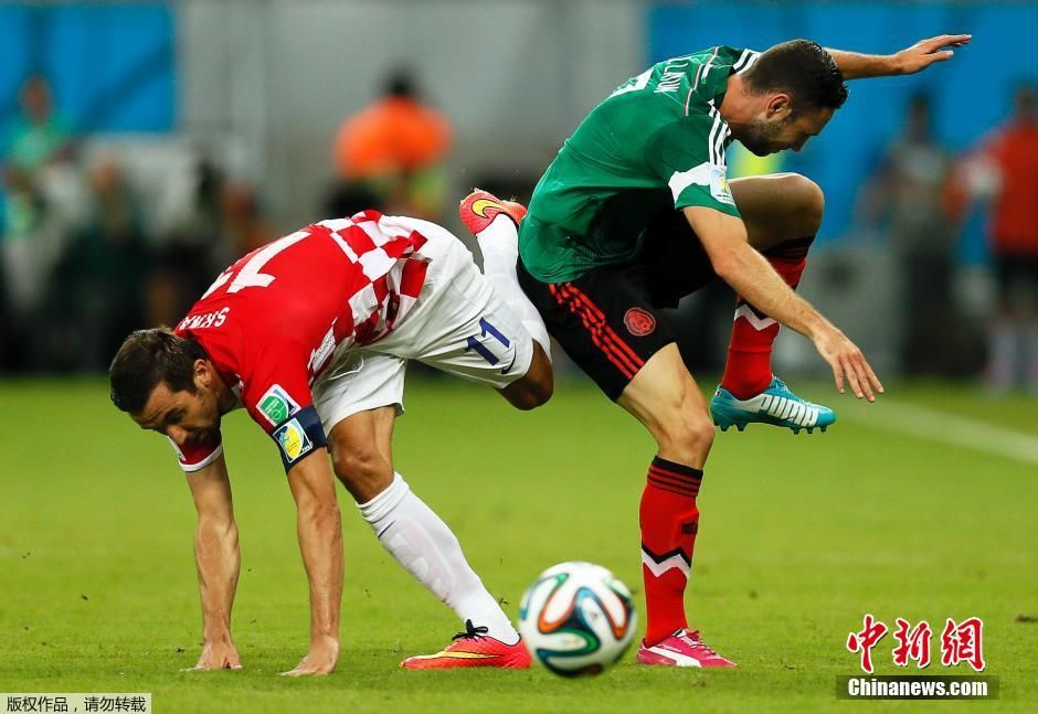 Сборная Мексики обыграла сборную Хорватии в мачте 3-го тура группы 'А' чемпионата мира по футболу в Бразилии