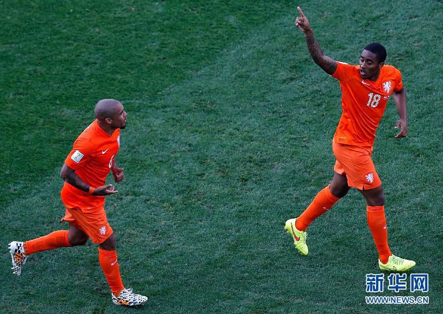 Нидерланды выиграли у Чили на чемпионате мира по футболу