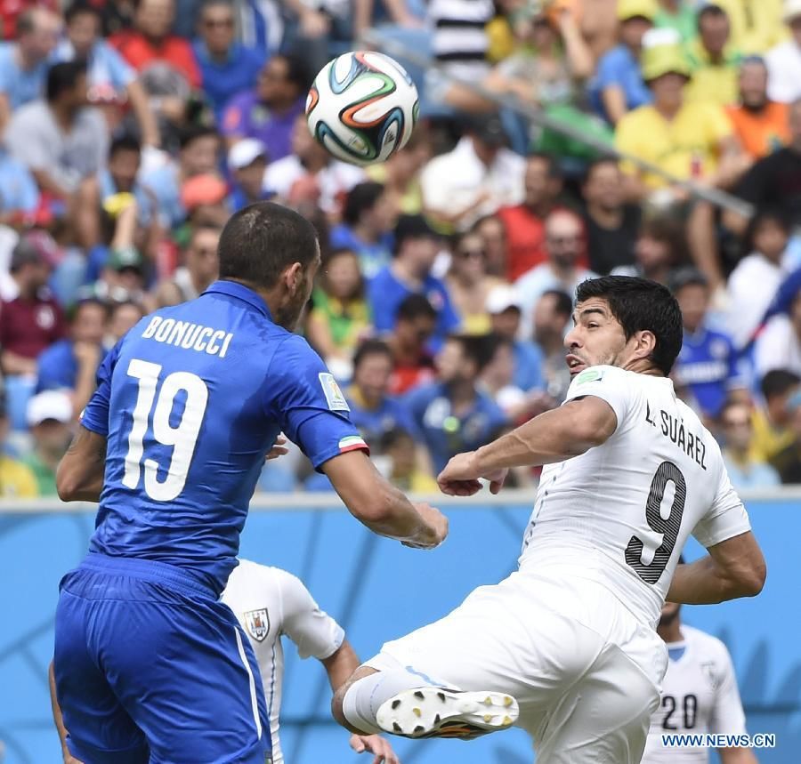 Сборная Италии на чемпионате мира по футболу в Бразилии со счетом 0: 1 проиграла сборной Уругвая