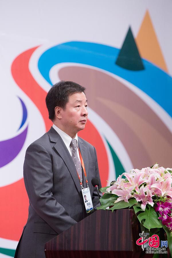 глава управления по делам издания и распространения литературы на иностранных языках КНР Чжоу Минвэй