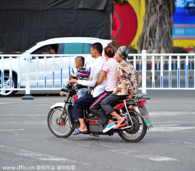 Иностранные автомобилисты рассказали о специфике вождения в КНР 