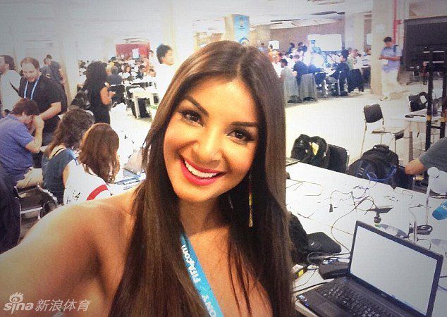 Красивая журналистка из Коста-Рики, освещающая ЧМ по футболу, стала популярной в Интернете