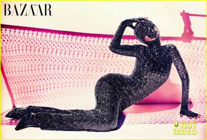 Рианна попала на обложку журнала Harper's Bazaar