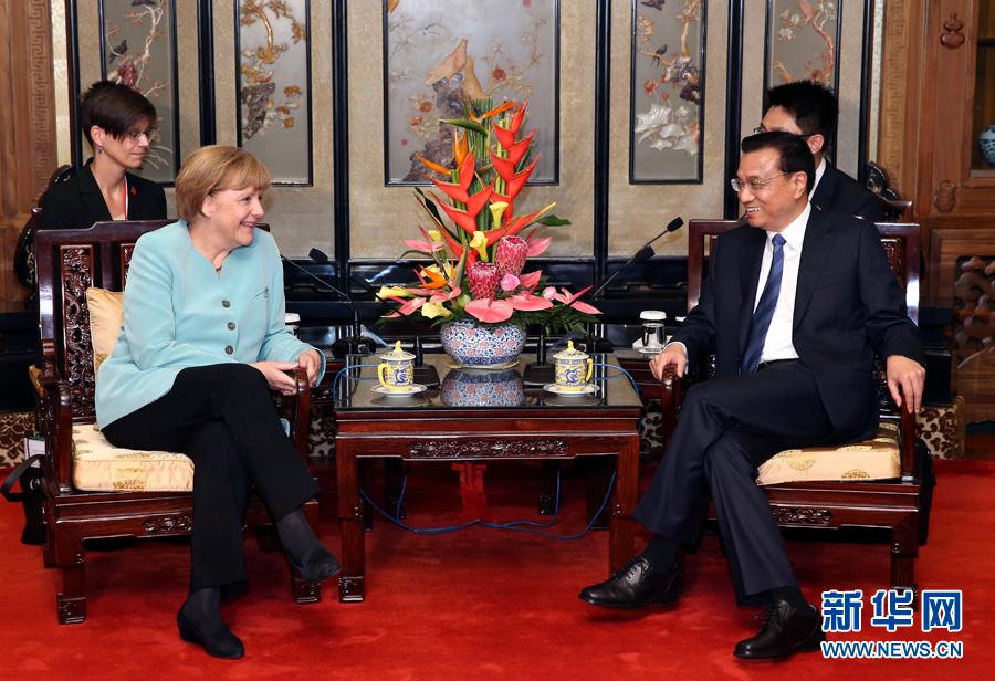 Ли Кэцян встретился с канцлером Германии Ангелой Меркель