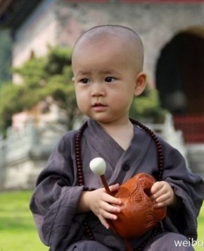 Интересный «монах» стал популярным среди Интернет-пользователей