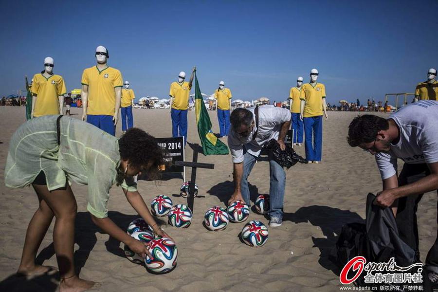 Протесты против ЧМ-2014: протестующие собрались для демонстрации на пляже Рио