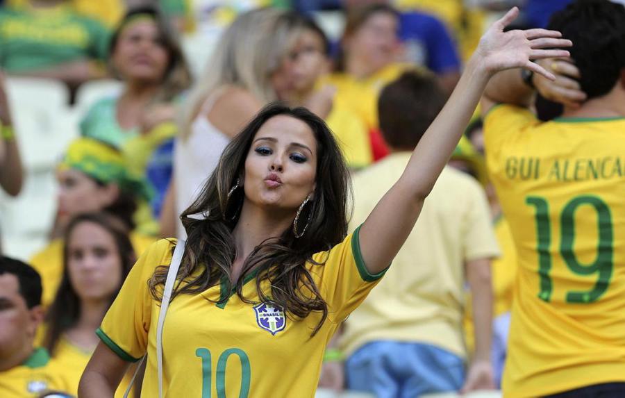 Самые сексуальные болельщицы ЧМ по футболу в Бразилии