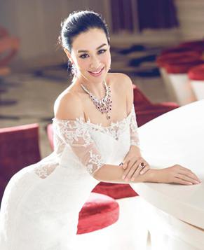 Сексуальная Чжун Лити в свадебных платьях