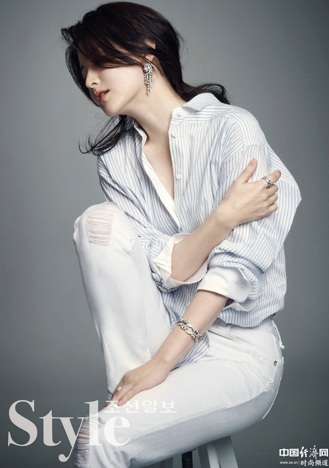 Ли Ён Э в модной фотосессии