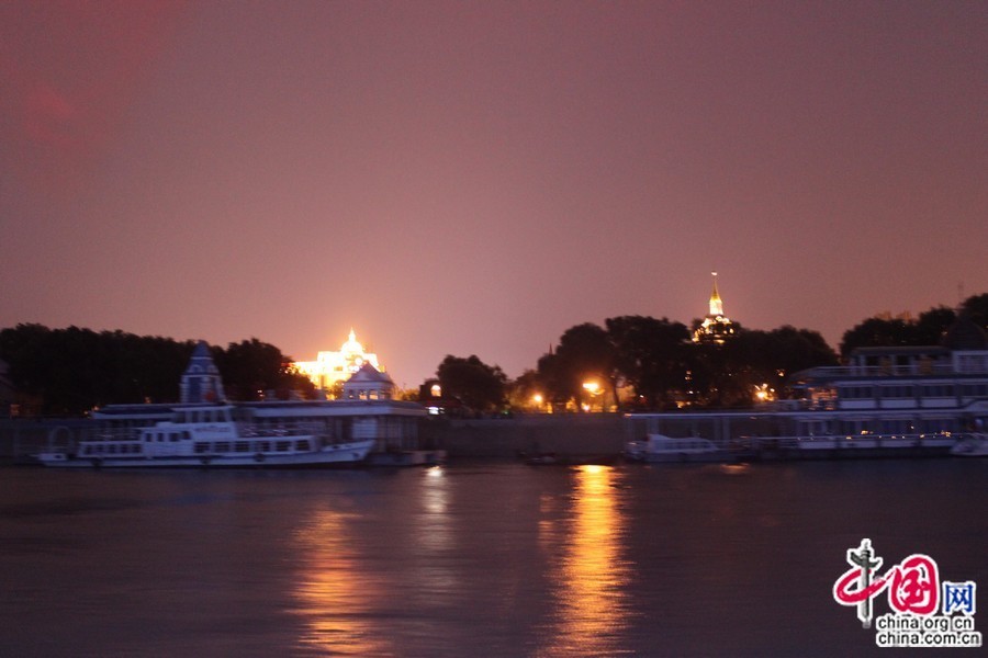 Ночные пейзажи на побережье реки Сунгари