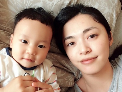 Фото: звезда Яо Чэнь и ее сын