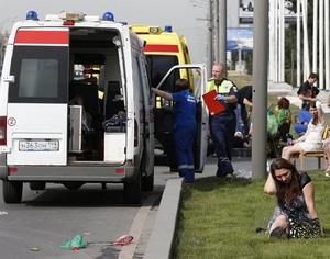 По предварительным данным, в результате ЧП в московском метро 2 человека погибли, более 20 -- госпитализированы