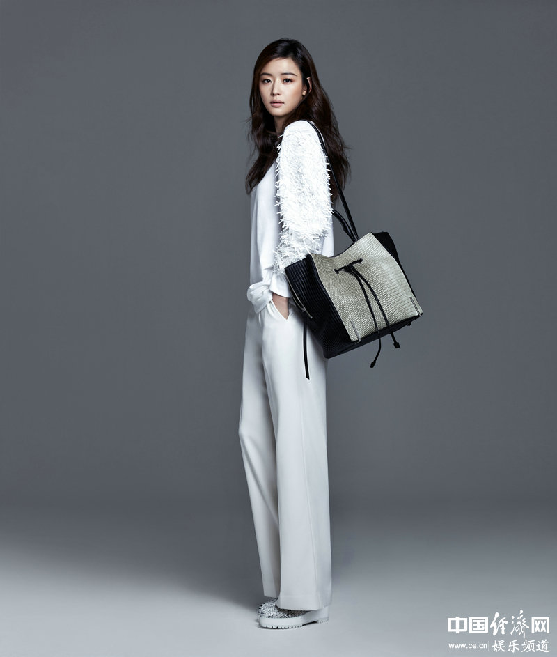 Модная южнокорейская актриса Джианна Чон (Gianna Jun)