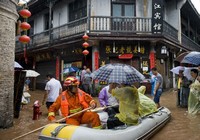 120 тысяч человек эвакуировано из древнего уезда Фэнхуан из-за сильных ливней