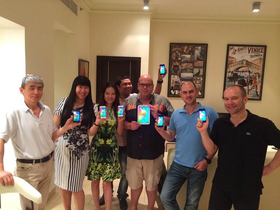 Китайцы в Катаре от двери к двери передавали виртуальный факел Юношеских олимпийских игр в Нанкине
