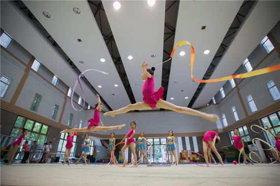 Дети танцами встретили Юношеские олимпийские игры в Нанкине