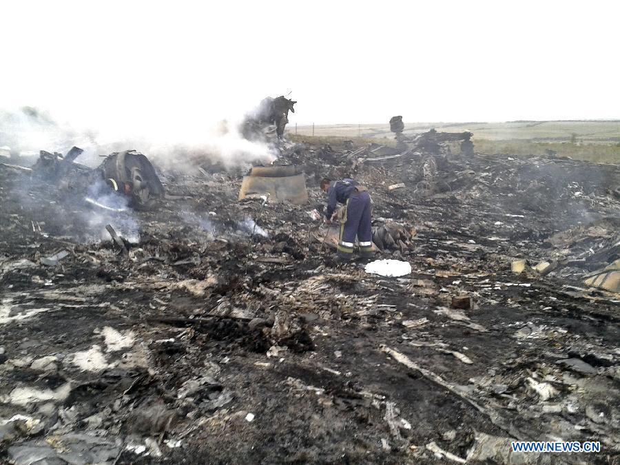 Малазийский пассажирский самолет сбит в Украине