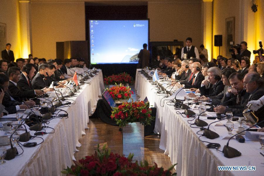 Первый китайско-аргентинский стратегический диалог по экономическому сотрудничеству и координированию состоялся в субботу в Буэнос-Айресе. 