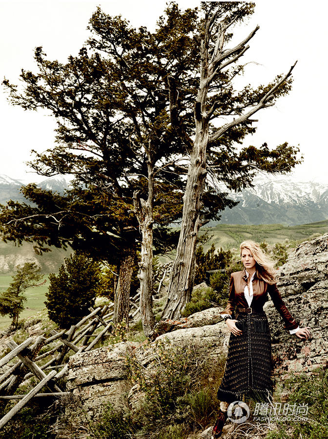 Блейк Лайвли (Blake Lively) украсила обложку журнала «Vogue»