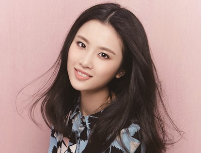 Фото: Изящная красавица Чжан Хуэйвэнь на обложкаж журнала