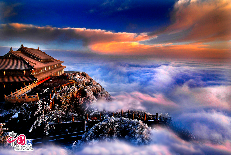 Прекрасные пейзажи китайских гор Эймэйшань