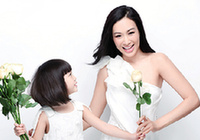 Актриса Чжун Лити и симпатичная дочка