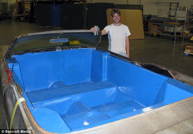Американцы превратили автомобиль в «самую быструю в мире ванну»
