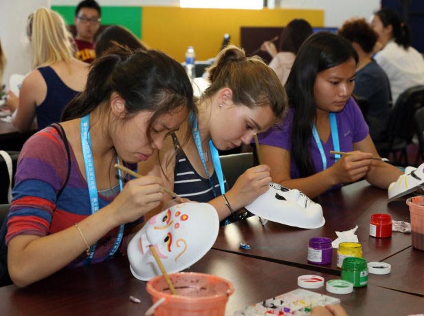 Иностранные студенты активно посещают летние лагеря в Шанхае