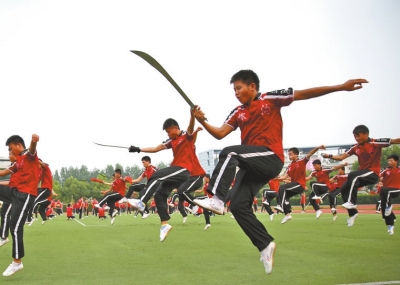988 учащихся Шаолиньской школы боевых искусств «Тагоу» будут участвовать в церемонии открытия Юношеских олимпийских игр в Нанкине