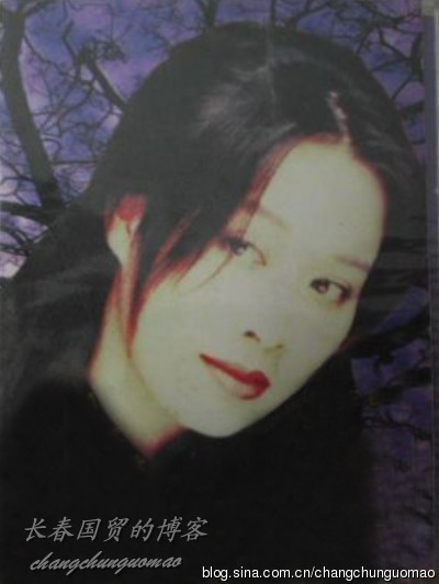 Фото: женщины звезды с ярким макияжем