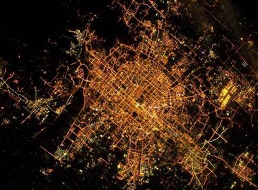 Ночной вид Пекина, выложенный космонавтом МКС в Твиттере 