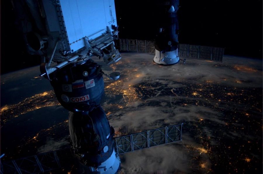 Ночной вид Пекина, выложенный космонавтом МКС в Твиттере