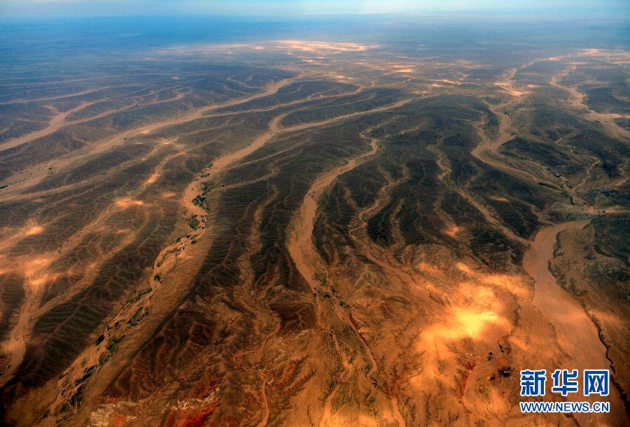 Красивый Китай: пейзажи, сфотографированные с воздуха над Северным Синьцзяном и Внутренней Монголией