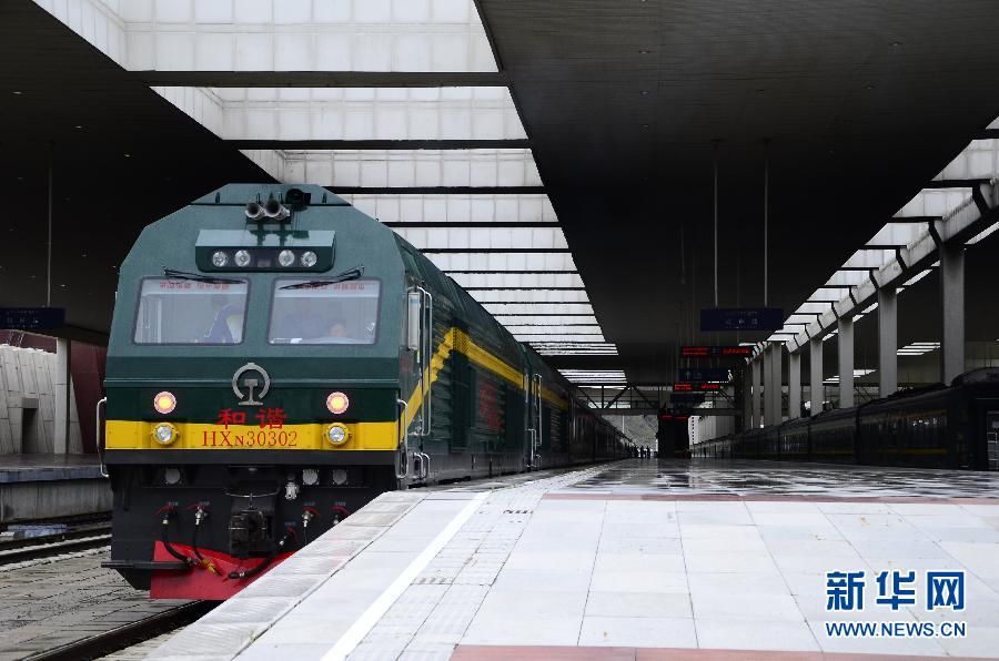 Железная дорога Лхаса-Шигадзе в Тибете введена в эксплуатацию