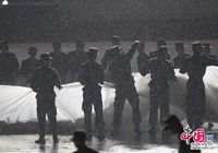 Сильный ливень пошел во время церемонии открытия Юношеской Олимпиады 
