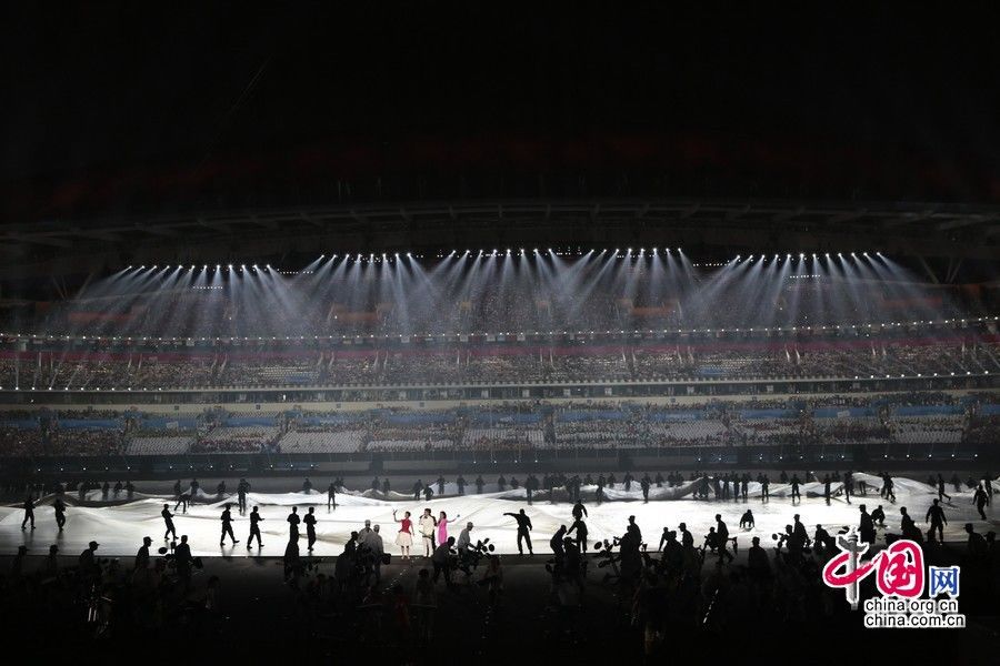 Сильный ливень пошел во время церемонии открытия Юношеской Олимпиады